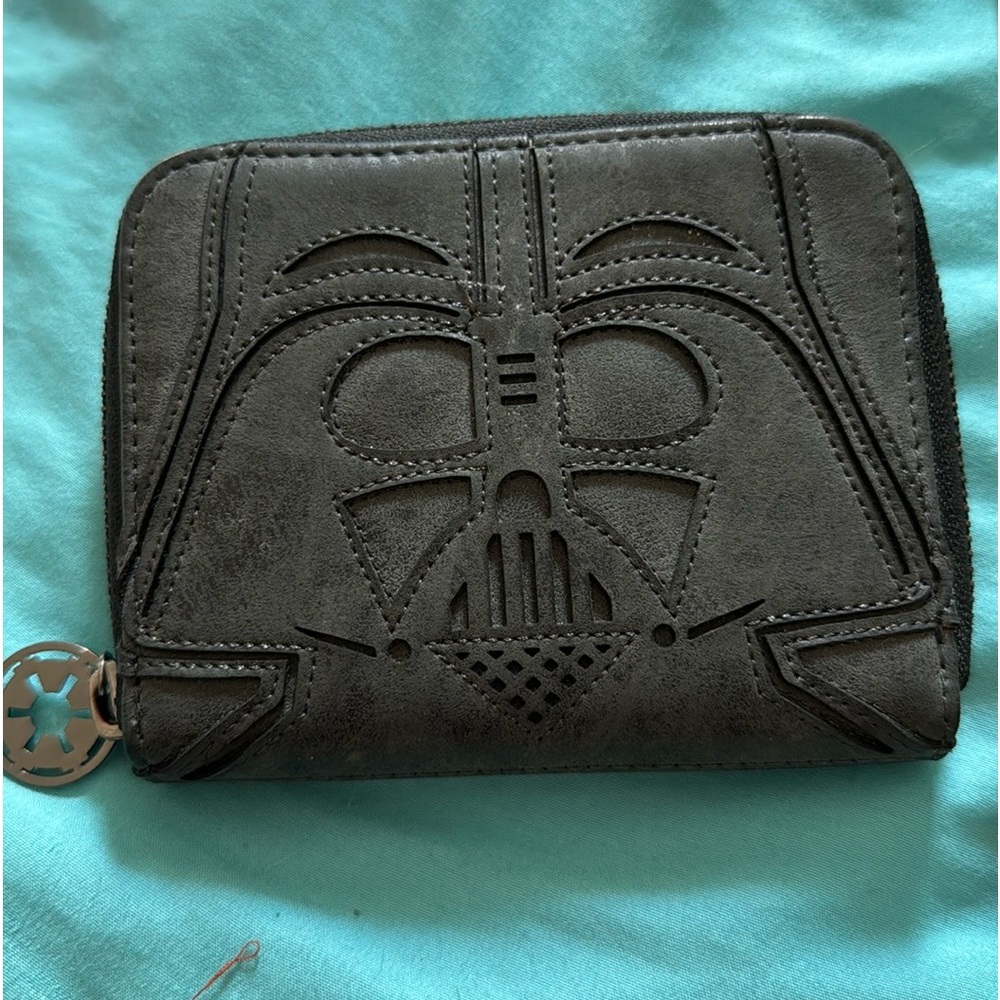 Lounge fly wallet